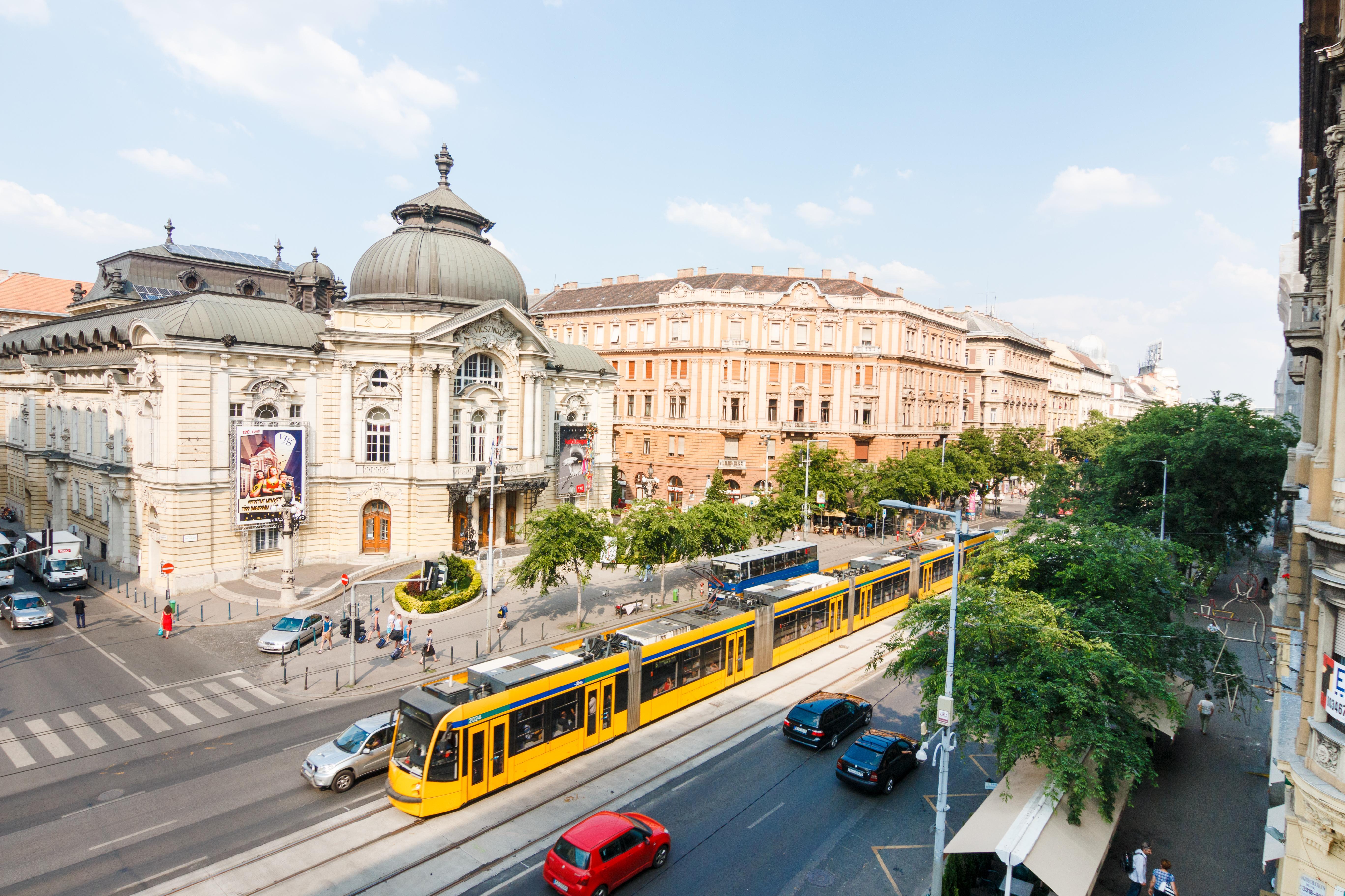 Full Moon Budapest — Photos 3
